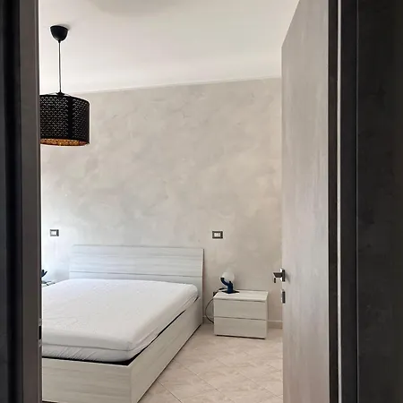 Lady's Apartment *